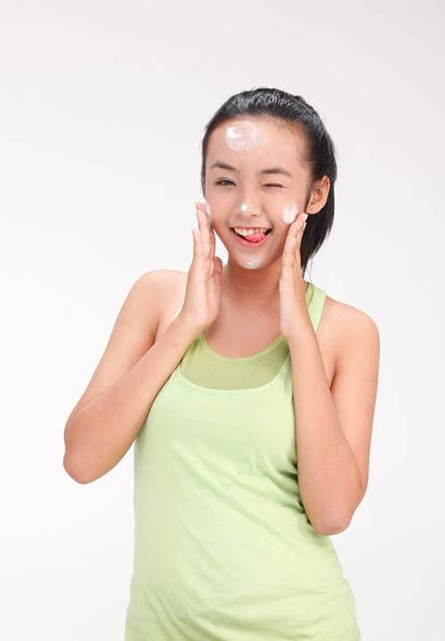 bảo trân mẫu teen cực kỳ thích và tin dùng gel acnes trị thâm